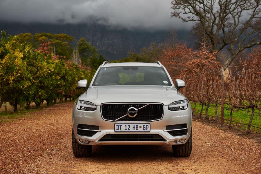  Volvo XC90 T6 Momentum 2015 года  (ZA) (фото 2 из 10)